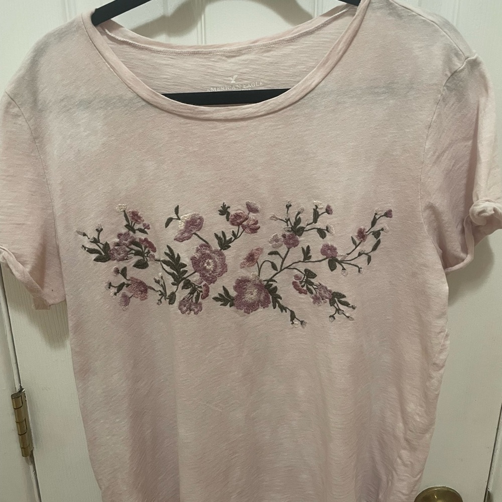 American Eagle Outfitters Pink Floral Short Sleeve Tee Embroidered